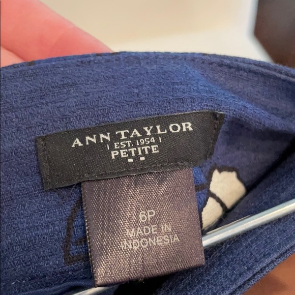 Ann Taylor Fully lined floral skirt - Picture 5 of 5